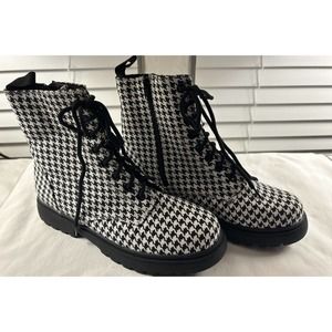 Black and White Clunky Womens size 11 Boots Tie Up Side Zipper